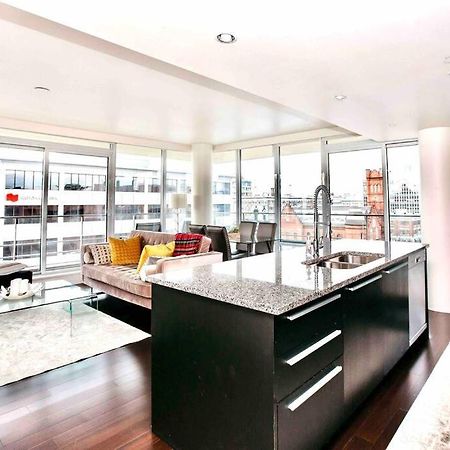 Victoria'S Best Location 2 Bedroom Luxe Condo Exterior photo