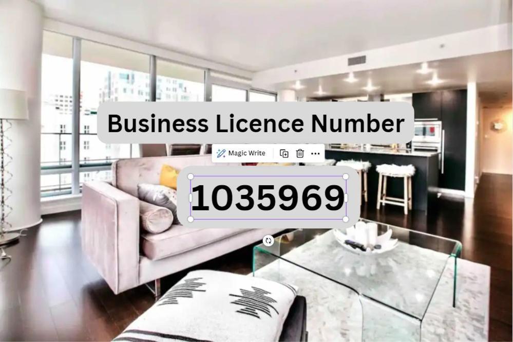 Victoria'S Best Location 2 Bedroom Luxe Condo Exterior photo